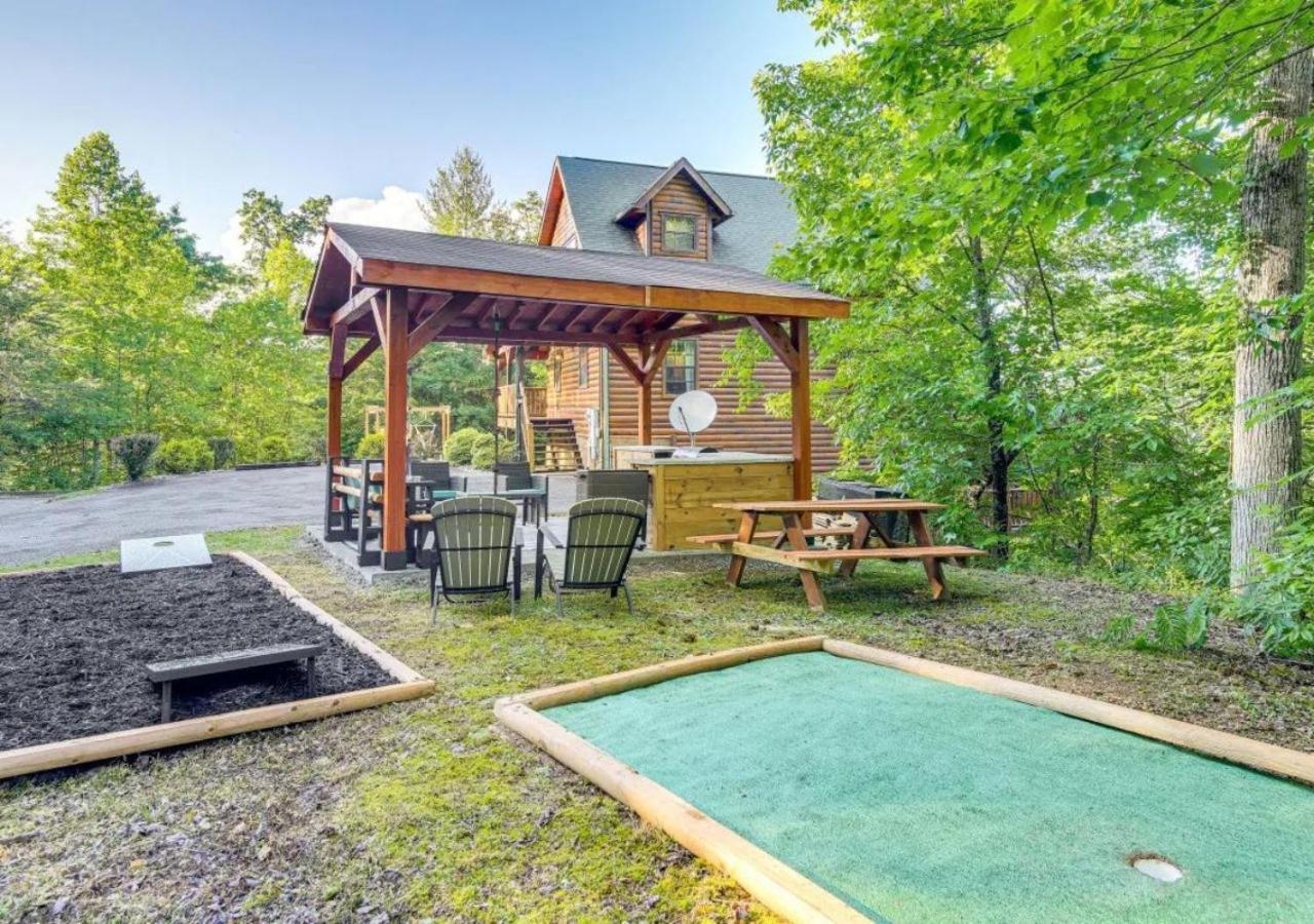 Fabulous Pet-Friendly, Family Cabin With Outdoor Kitchen, Hot Tub, Sauna, Fireplace, Theater Room, Arcade, Pool Table, And Fire Pit Within Minuties Of Dollywood Sevierville Exterior foto