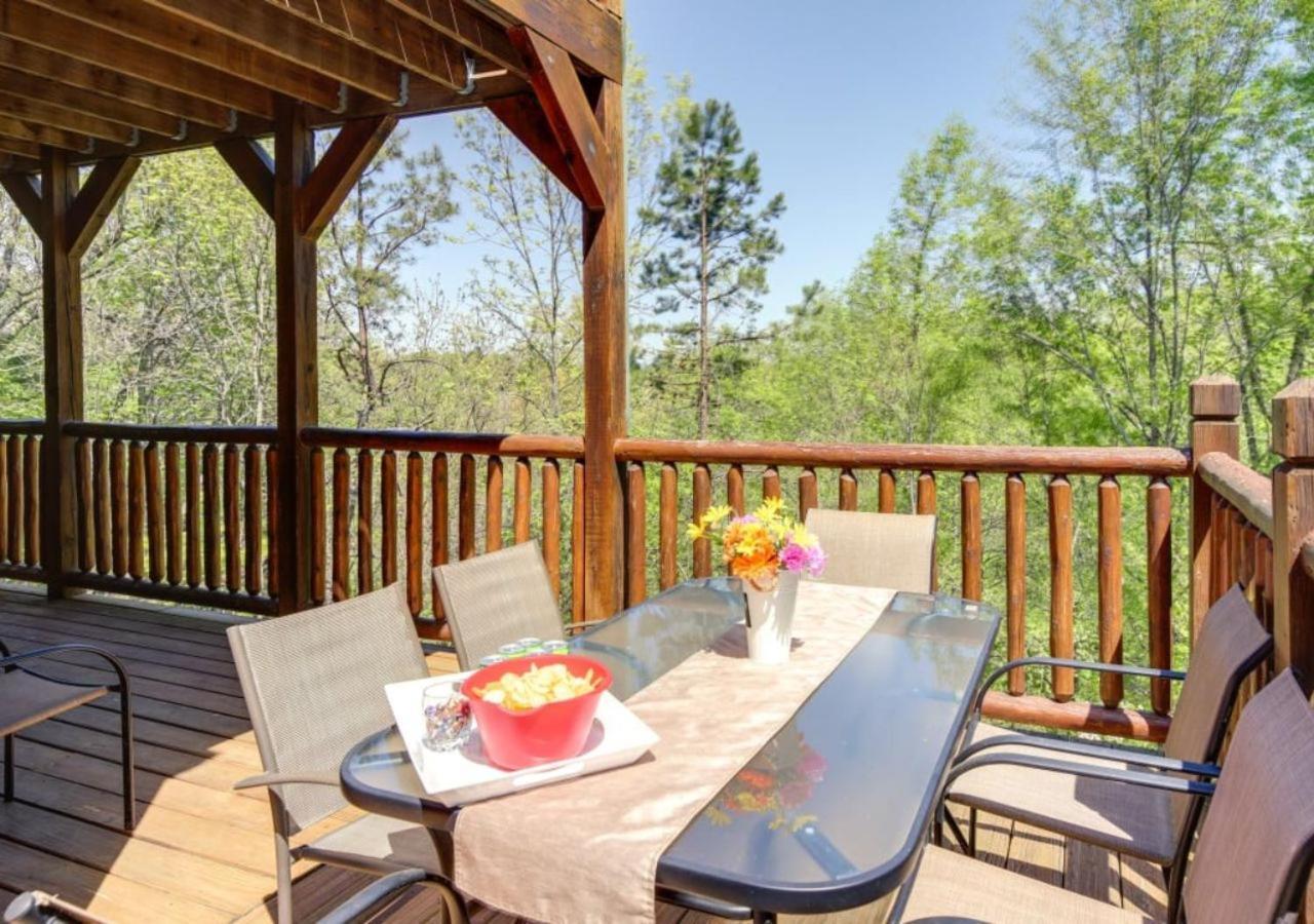 Fabulous Pet-Friendly, Family Cabin With Outdoor Kitchen, Hot Tub, Sauna, Fireplace, Theater Room, Arcade, Pool Table, And Fire Pit Within Minuties Of Dollywood Sevierville Exterior foto