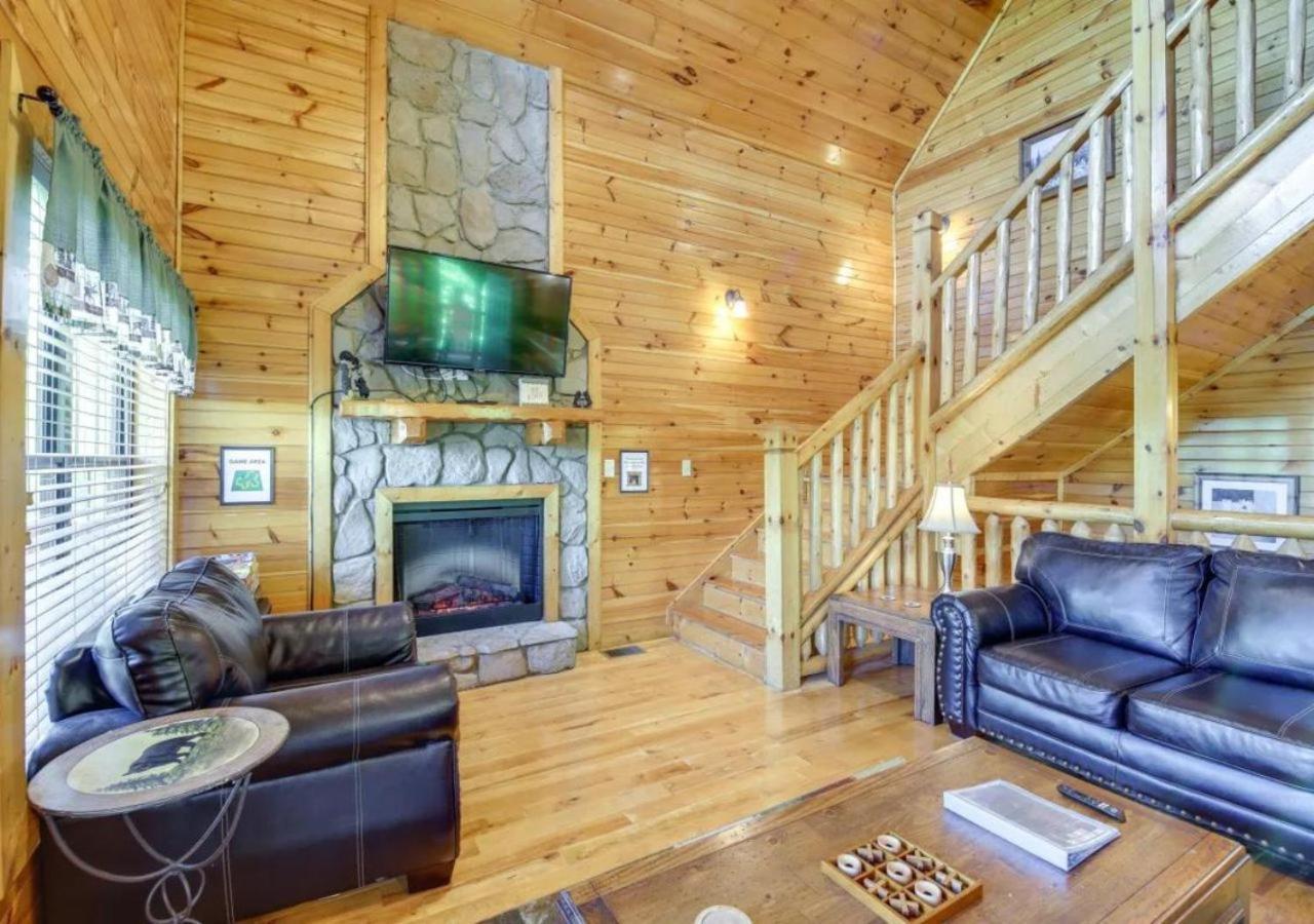 Fabulous Pet-Friendly, Family Cabin With Outdoor Kitchen, Hot Tub, Sauna, Fireplace, Theater Room, Arcade, Pool Table, And Fire Pit Within Minuties Of Dollywood Sevierville Exterior foto