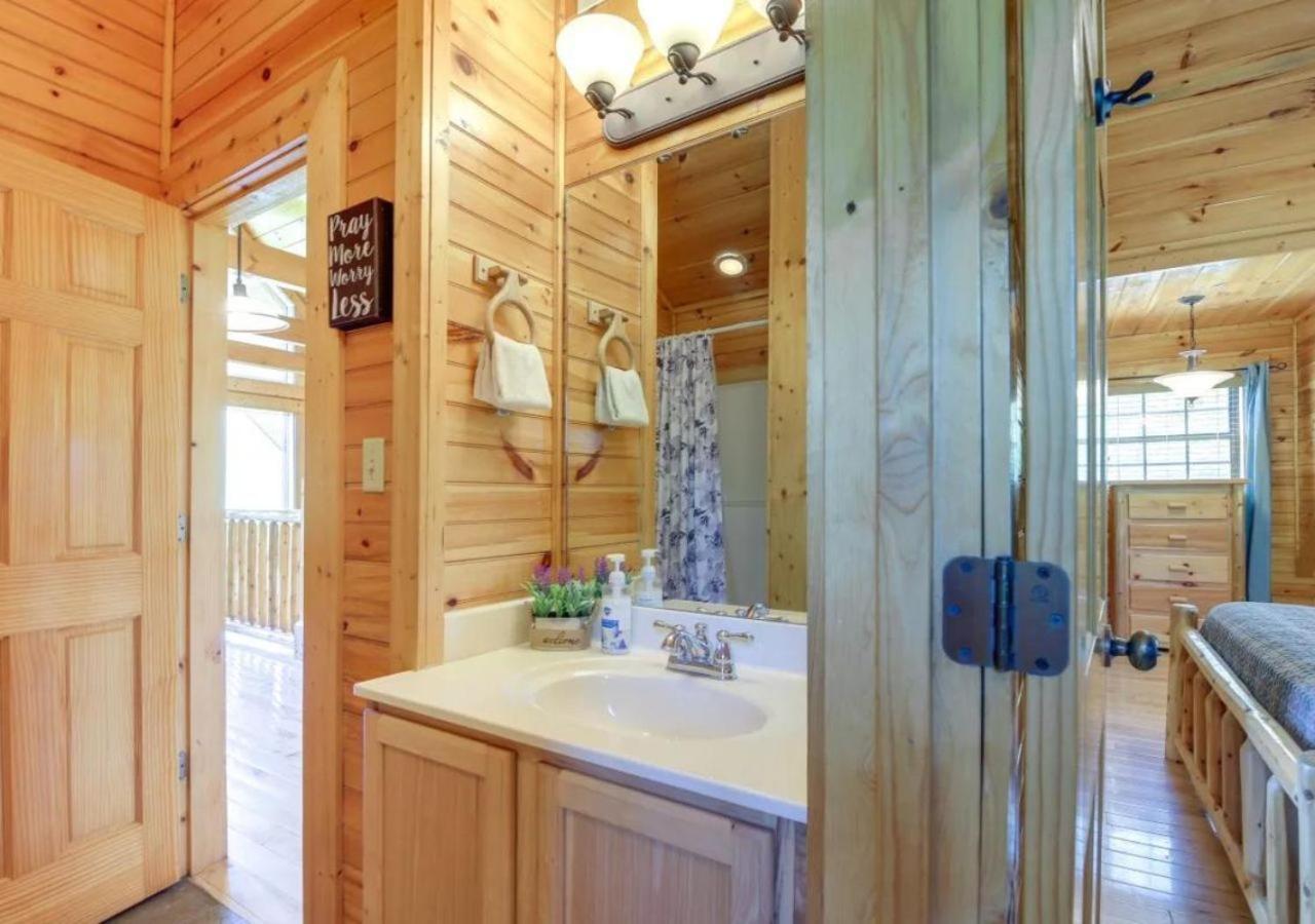 Fabulous Pet-Friendly, Family Cabin With Outdoor Kitchen, Hot Tub, Sauna, Fireplace, Theater Room, Arcade, Pool Table, And Fire Pit Within Minuties Of Dollywood Sevierville Exterior foto